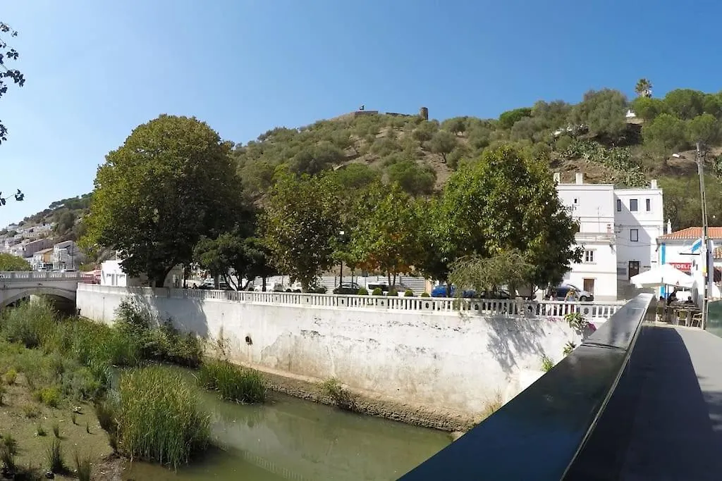 Vila Laurinda - Quiet Town House In Old Aljezur
